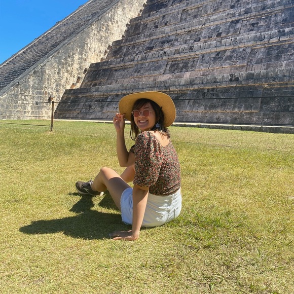 Meet your Posher, Crystal - Picture 1 of 1